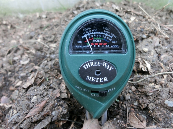 水やりを楽にする便利グッズ・道具（アイテム）は？:土壌水分計